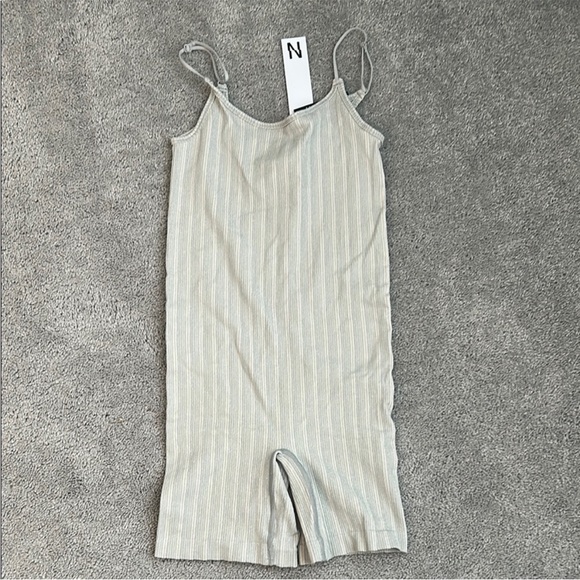 Noisy May Romper - Picture 2 of 7